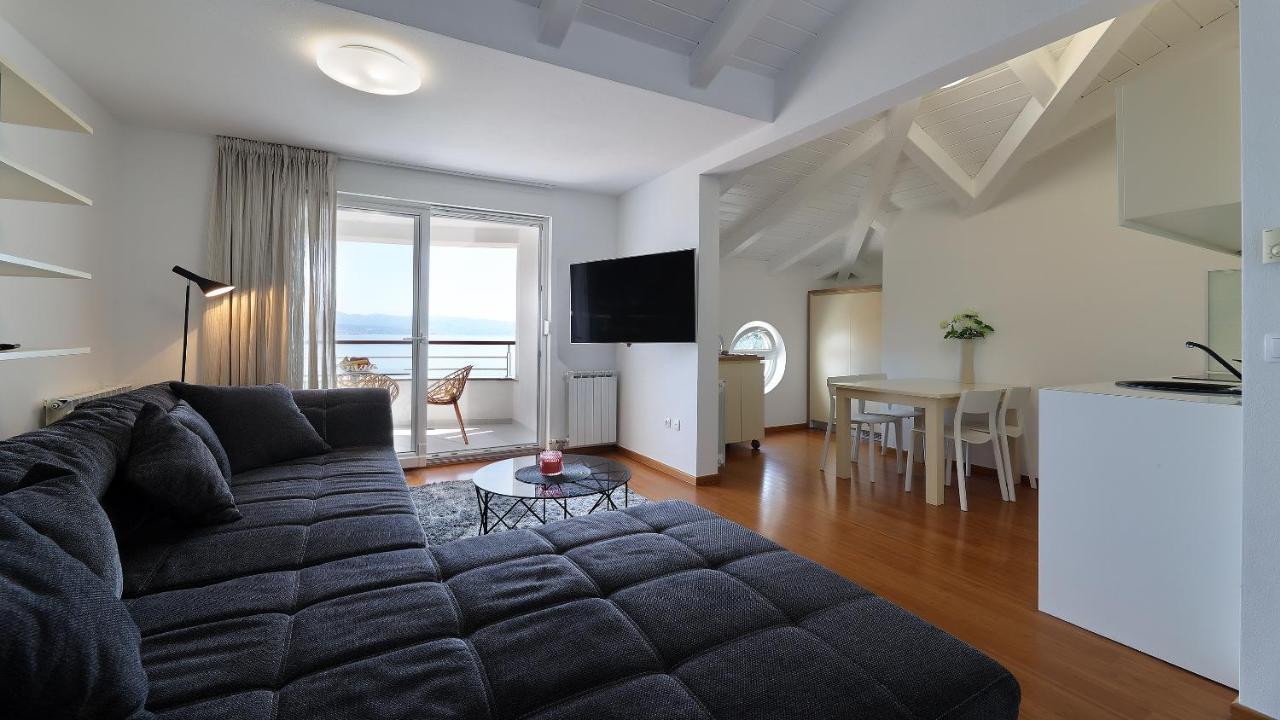Sea View Apartment In Ičići Exterior foto