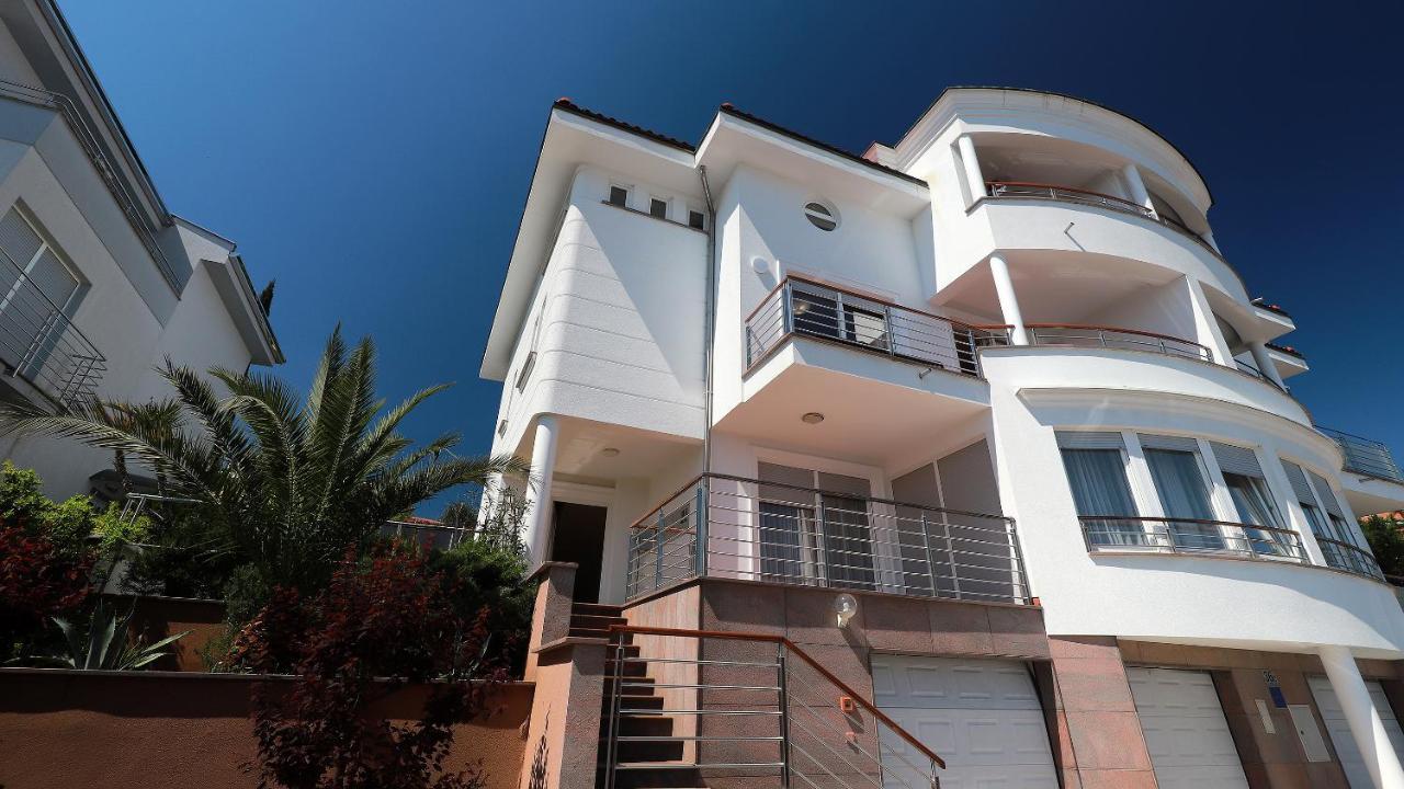 Sea View Apartment In Ičići Exterior foto